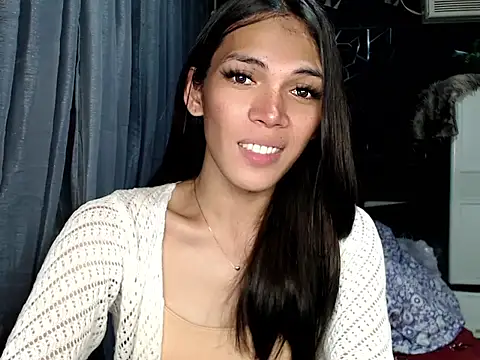 GORGEOUS_CARMEE