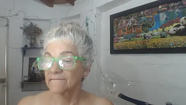 FunnyGrandma webcam