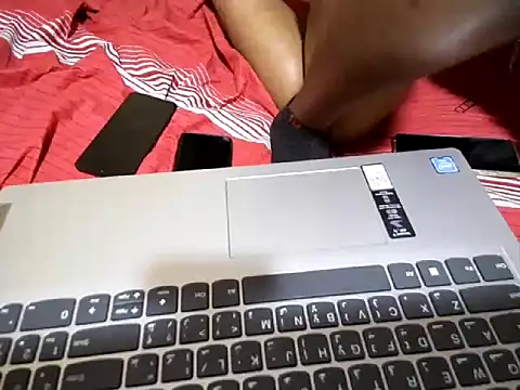 MidnightMischief22 webcam
