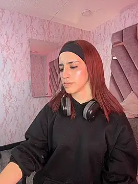 Elodiee_Roussee webcam