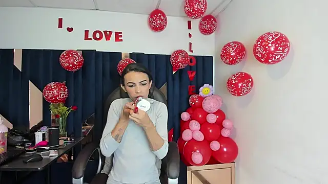 Aisha_hotts777 webcam