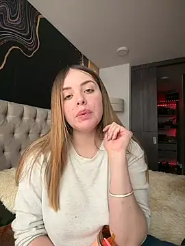 Alirawrz Live Webcam on Stripchat