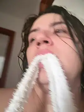 horny_roomiess webcam