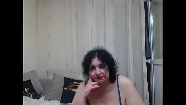 maturekorine webcam