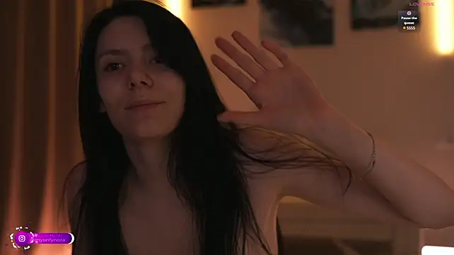 OnlyNora webcam