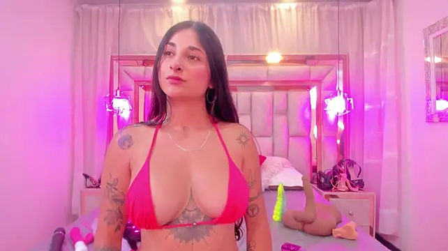 Francesca_Skuirt live cam preview
