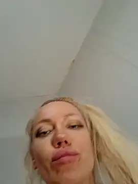 SofiaJoy live cam preview