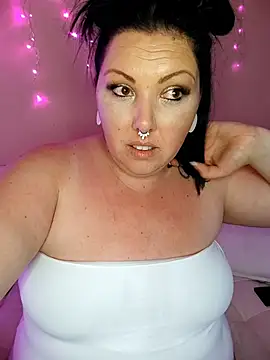 CurvyBonnie_XO webcam