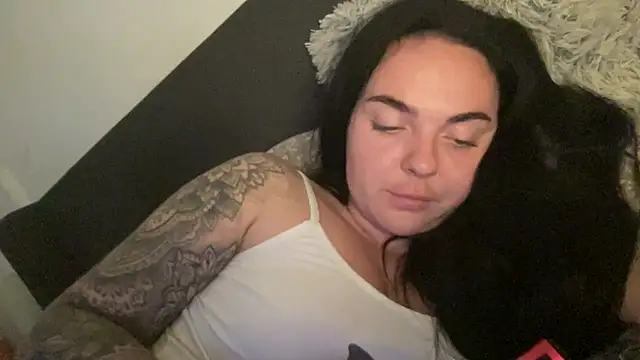 YorkshireGirly webcam