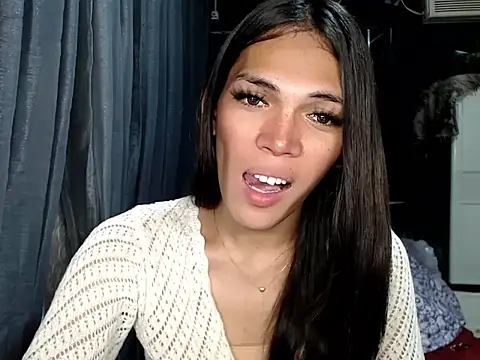 GORGEOUS_CARMEE webcam