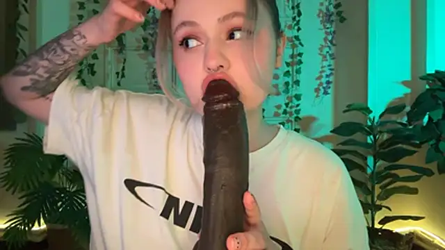 MoonIvy_ 🕝 live sex cam