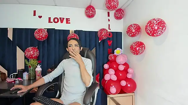 Aisha_hotts777 webcam