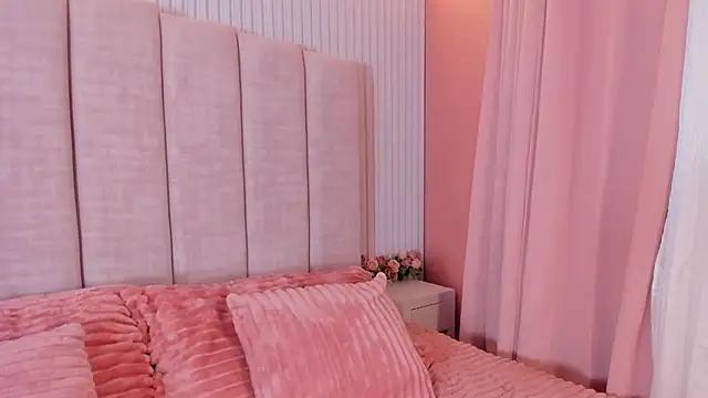 naira_velvett webcam