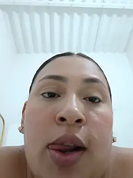 Hot_bella12 webcam