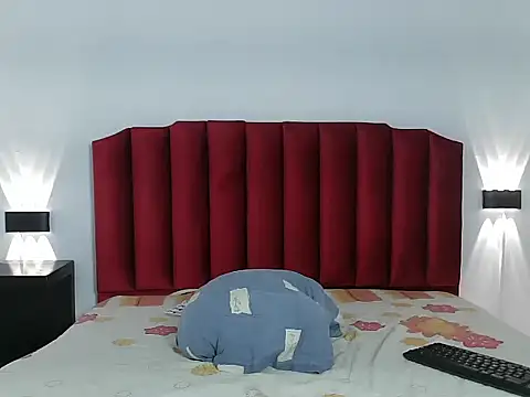 miavalentina12 webcam