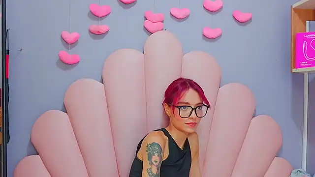 luci_miller webcam