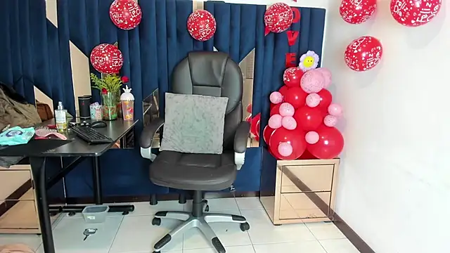 Aisha_hotts777 webcam