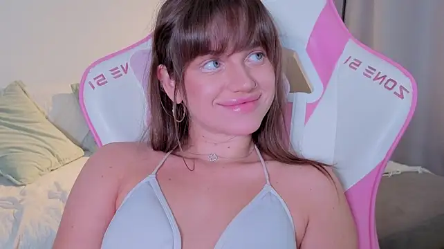 aesthetics__tease (F young) - tease in doggy