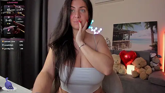 victorias_world (F young) - topless