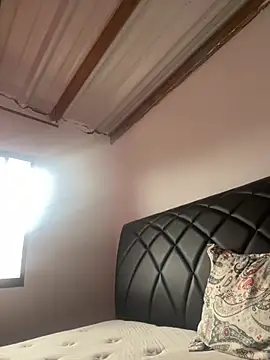 RAKEL37 live cam on StripChat