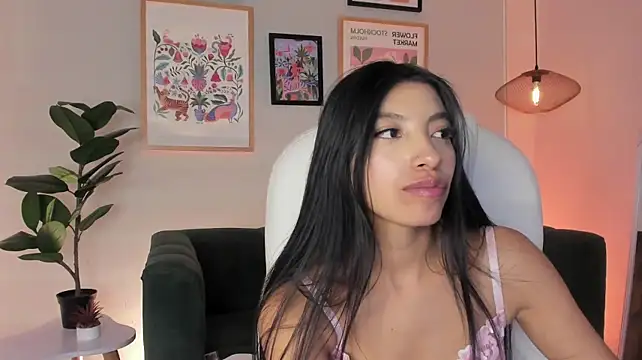 Tiffany_Low live cam on StripChat