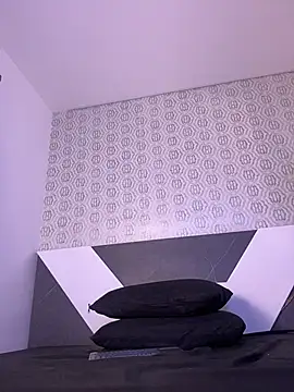 Vivian_Ellery webcam