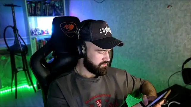 _Serious_Man webcam