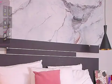 BonnieMiles_ webcam