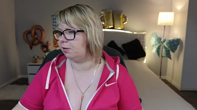 BonnnyBoobsy webcam