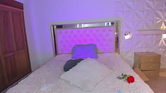 Miss_EmilyStar webcam