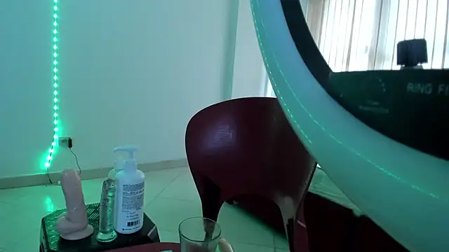 luna_dollie (F young) - Oil ass + 10 spanks 👌