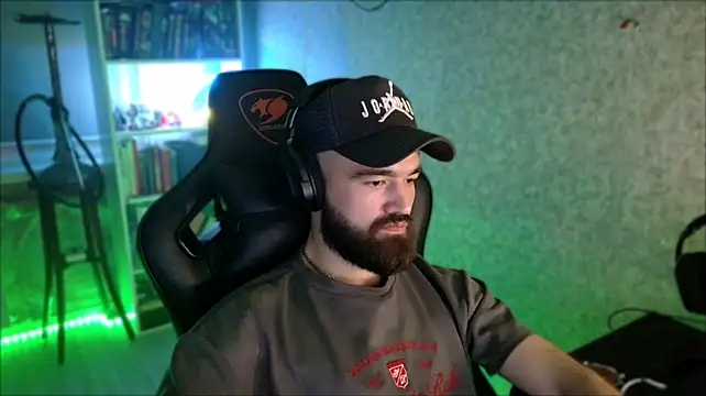 _Serious_Man webcam