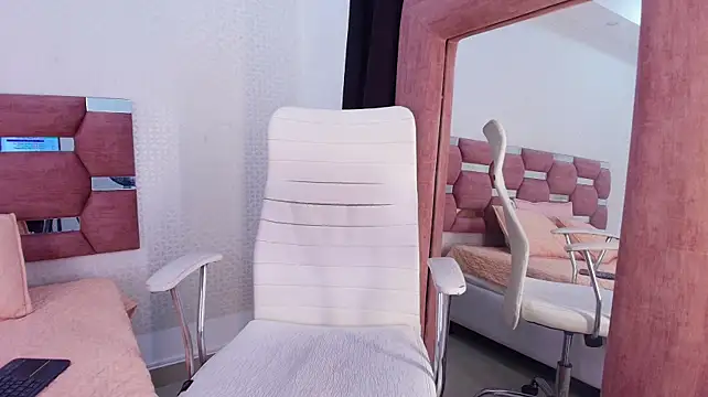 mia_celestee webcam