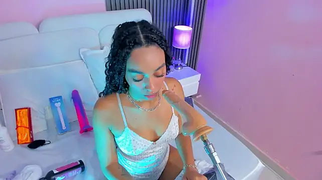 Clawdeen__wolf webcam
