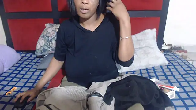 MaximTease24 webcam