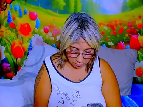 indianroxy live cam preview