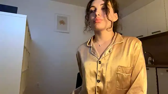 LisetteGhazvini webcam