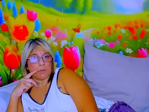 indianroxy webcam