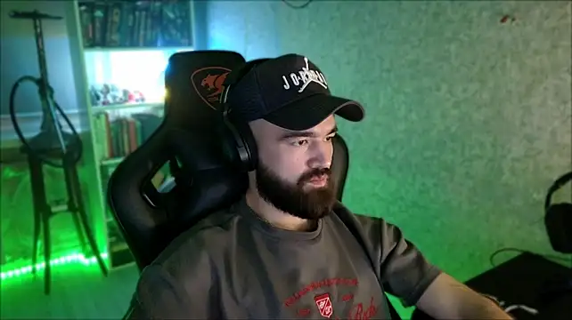 _Serious_Man webcam