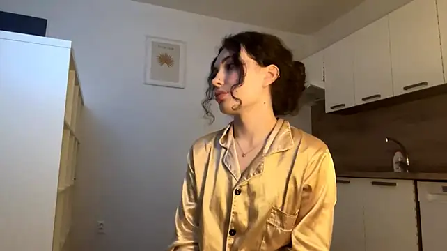 LisetteGhazvini webcam