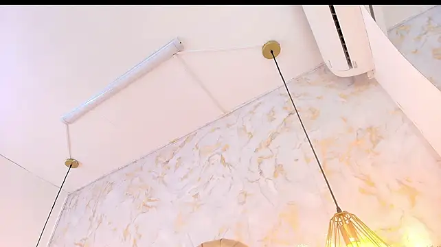 ariannaruiz webcam