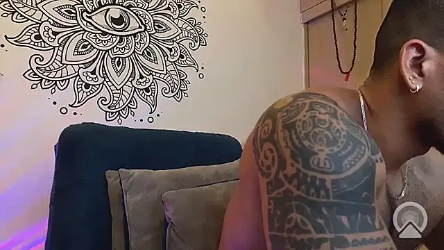 aaroncolombia webcam