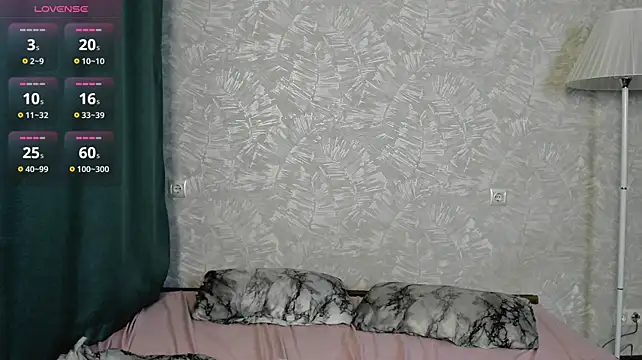 EllieRough webcam