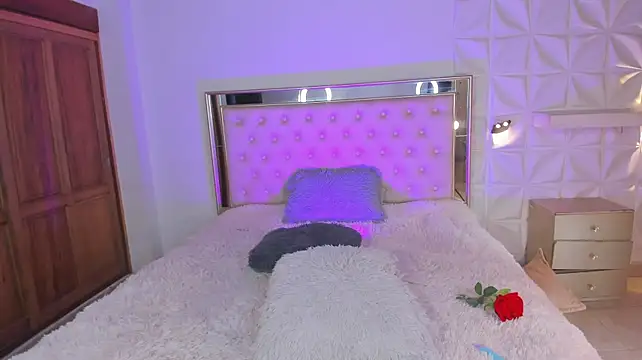 Miss_EmilyStar webcam