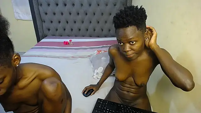 Melaninmagicc webcam