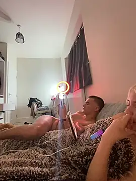 sofianlukababe (G teen) - Stood up naked 5 mins