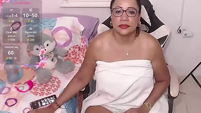 gipsysex (F mature) - make me horny for you naked a