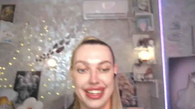 NickyAdamidi live cam on StripChat