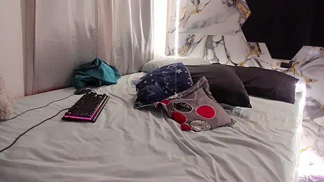 Goldendesirexx__ webcam