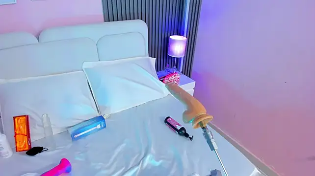 Clawdeen__wolf webcam